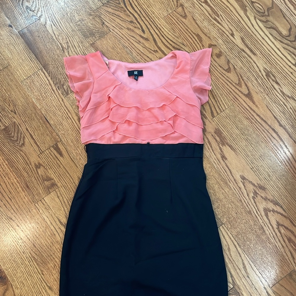Women’s Dress. Size 3. Excellent Condition. iZ Byer Brand. - Picture 3 of 10